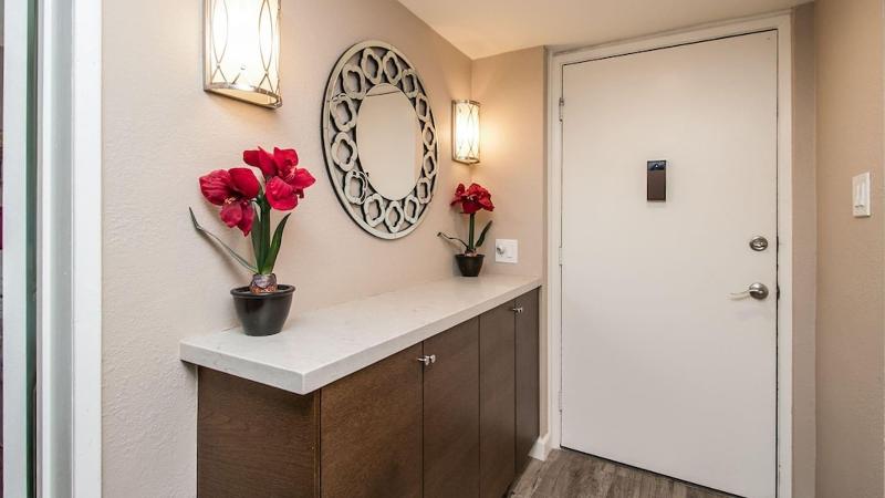 Cozy 2 Bdrm Condo In Heart Of Old Town Scottsdale image
