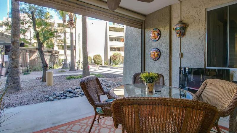 Cozy 2 Bdrm Condo In Heart Of Old Town Scottsdale image