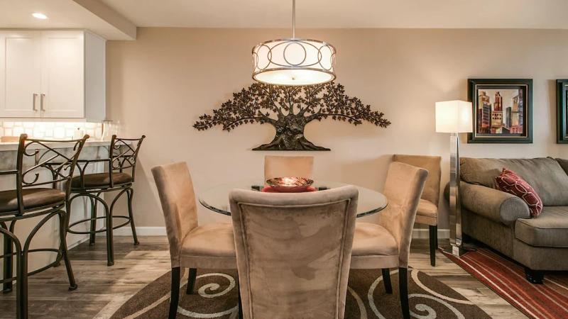 Cozy 2 Bdrm Condo In Heart Of Old Town Scottsdale image
