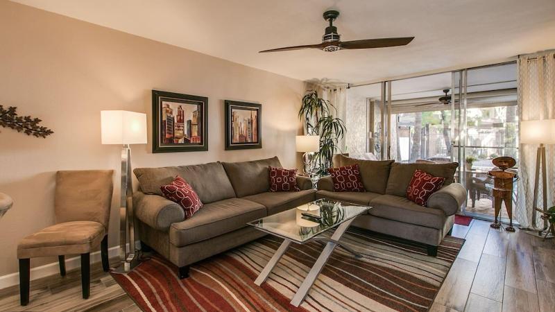 Cozy 2 Bdrm Condo In Heart Of Old Town Scottsdale image