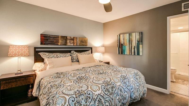Cozy 2 Bdrm Condo In Heart Of Old Town Scottsdale image