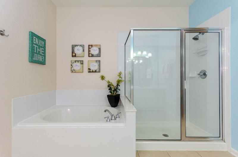 Your Next Orlando Vacation Spot Near Wdw image