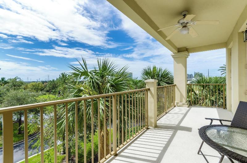 Your Next Orlando Vacation Spot Near Wdw image