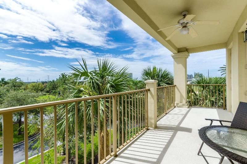 Your Next Orlando Vacation Spot Near Wdw image