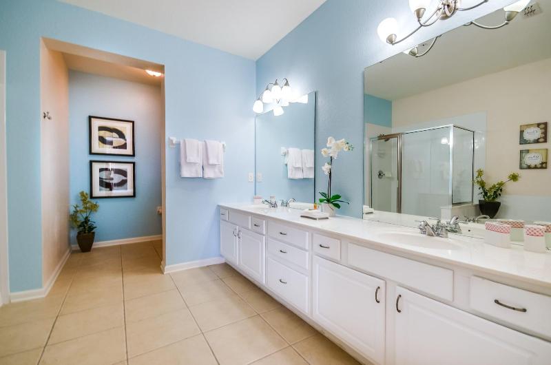 Your Next Orlando Vacation Spot Near Wdw image