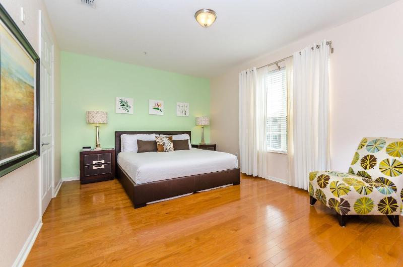 Your Next Orlando Vacation Spot Near Wdw image