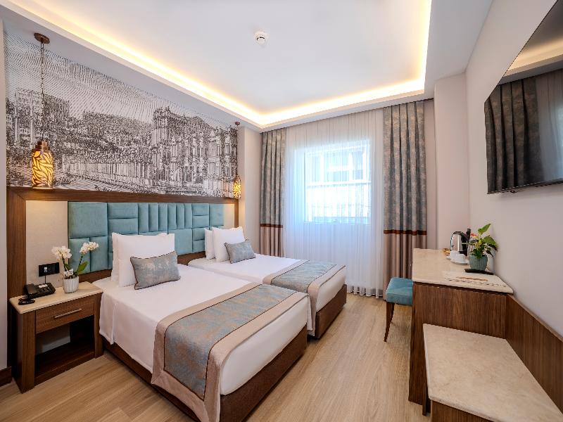 Grand Hilarium Hotel image