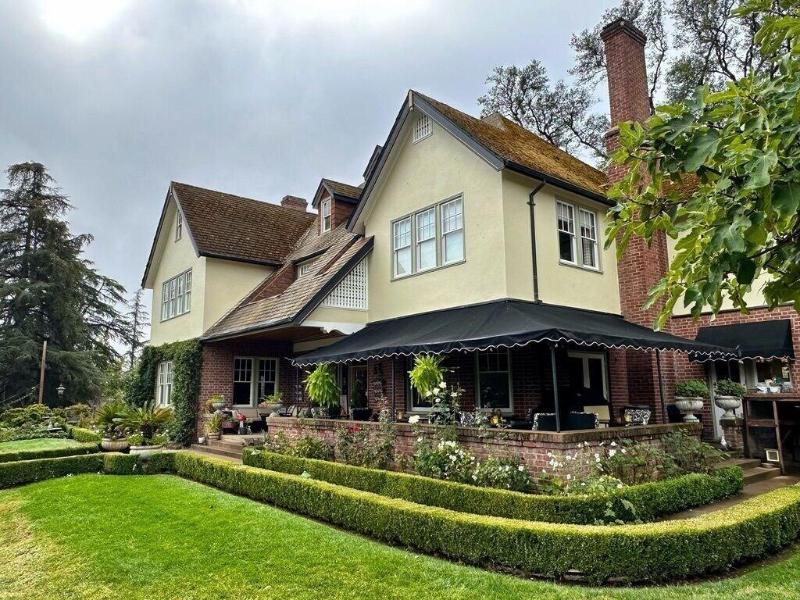 The Inn On Knowles Hill image