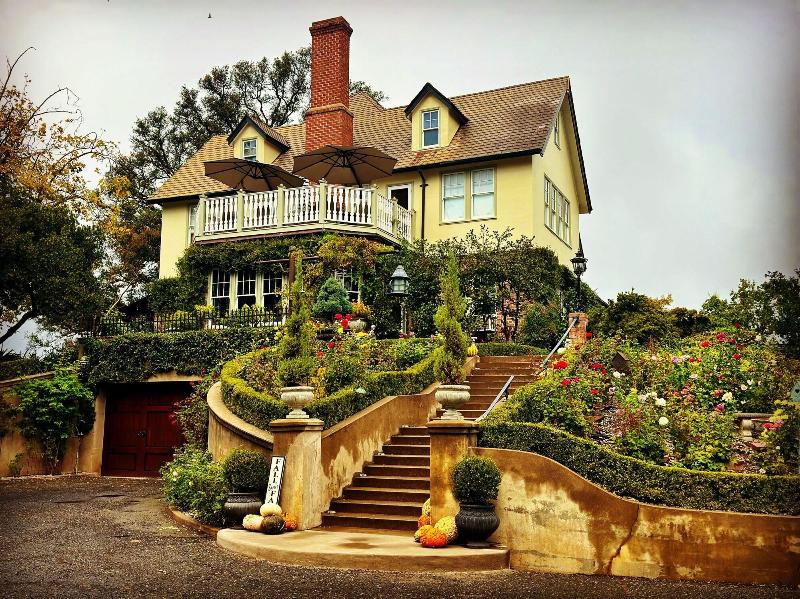 The Inn On Knowles Hill image