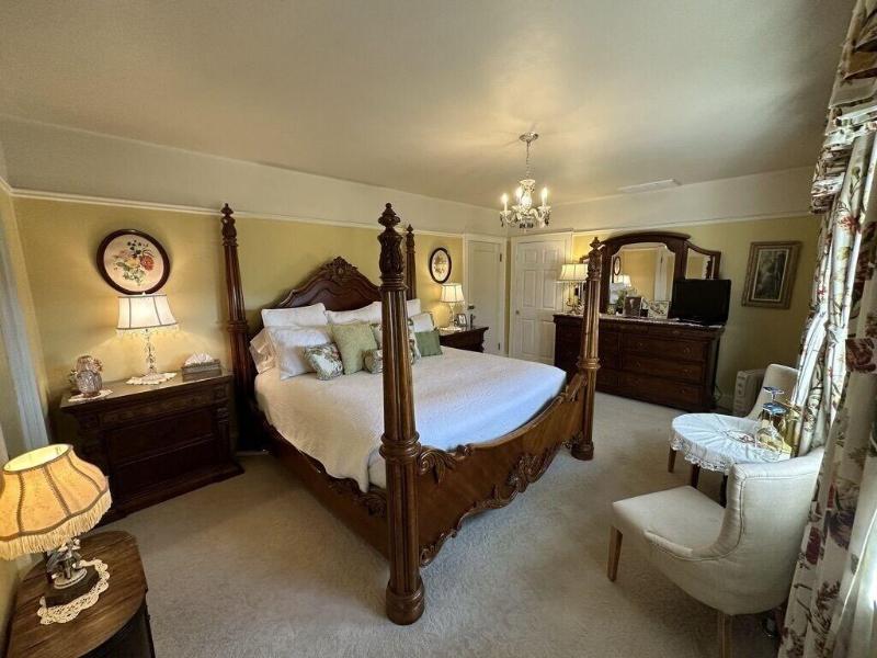The Inn On Knowles Hill image