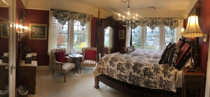 The Inn On Knowles Hill image