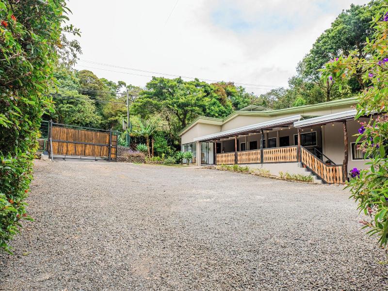 Nata Ra Hotel Monteverde image