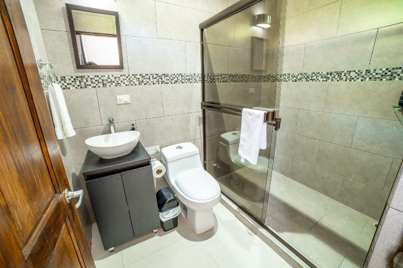 Nata Ra Hotel Monteverde image