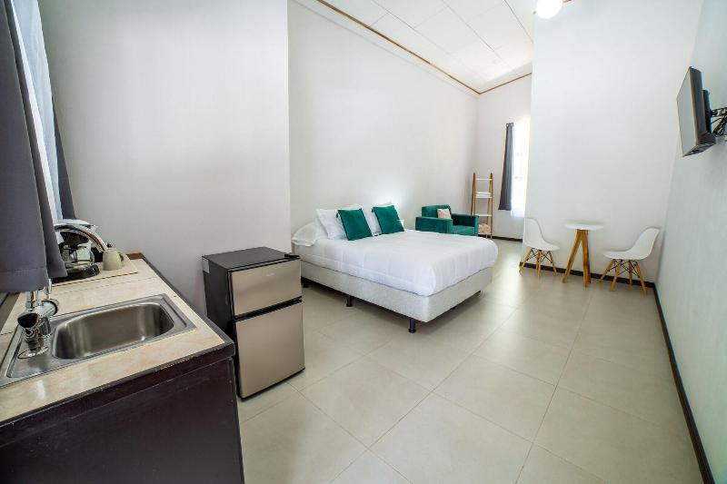 Nata Ra Hotel Monteverde image