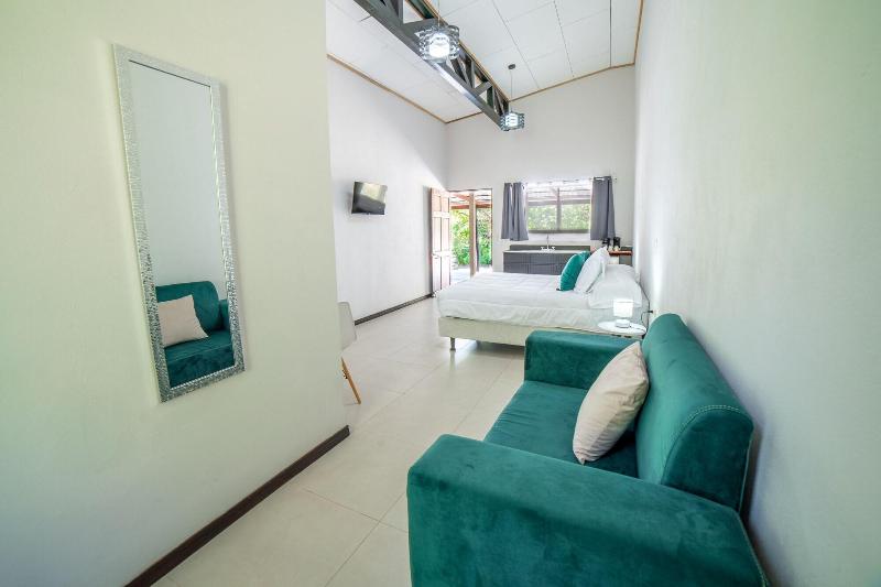 Nata Ra Hotel Monteverde image