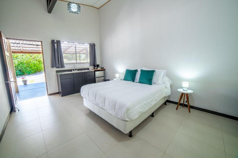 Nata Ra Hotel Monteverde image