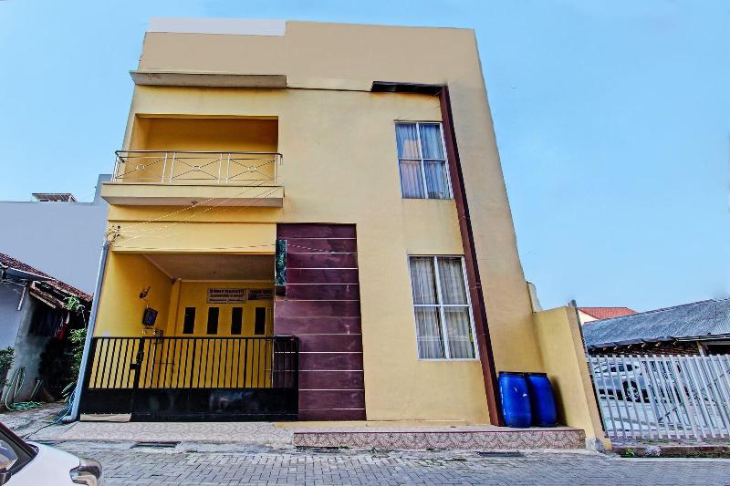 92792 Umi Rahayu Guesthouse — general view