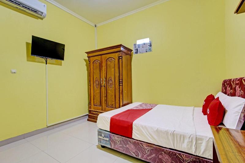 92792 Umi Rahayu Guesthouse — exterior view