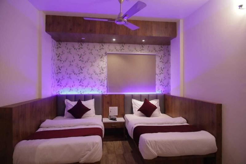 Hotel Daisy image