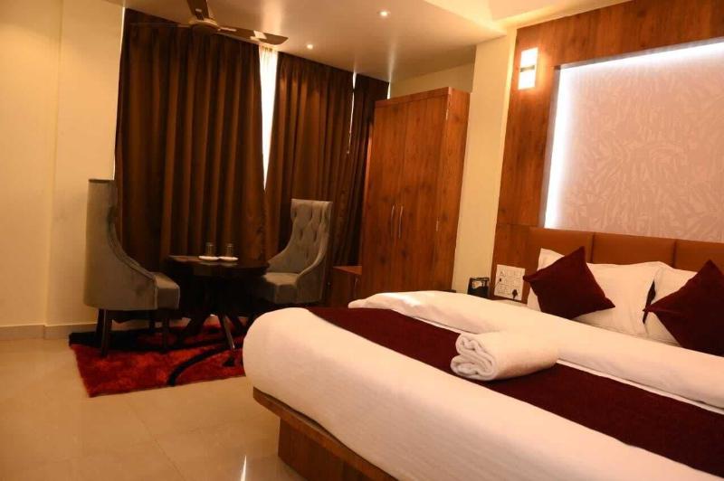 Hotel Daisy image
