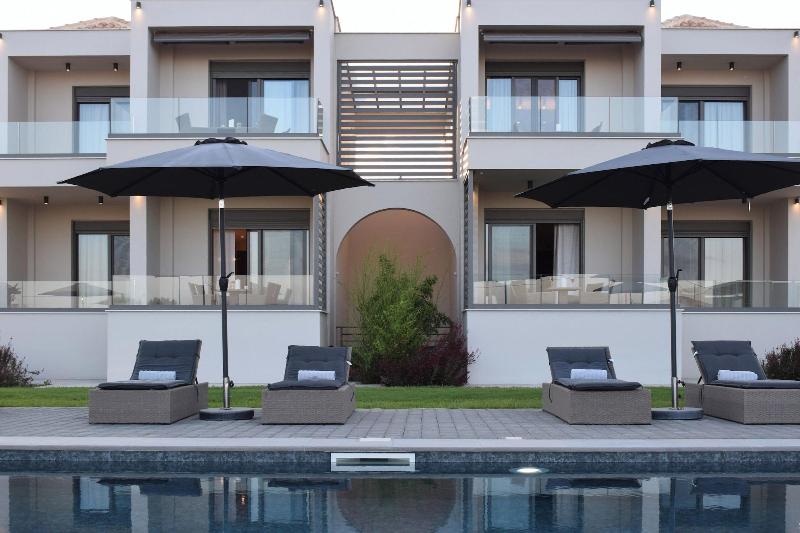 Almyres Luxurious Residences image