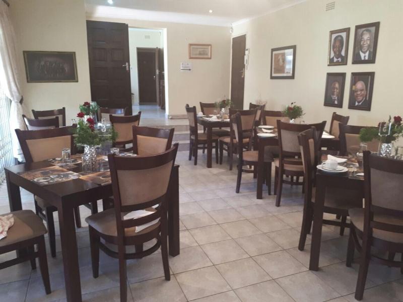 Hoyohoyo Chartwell Lodge image