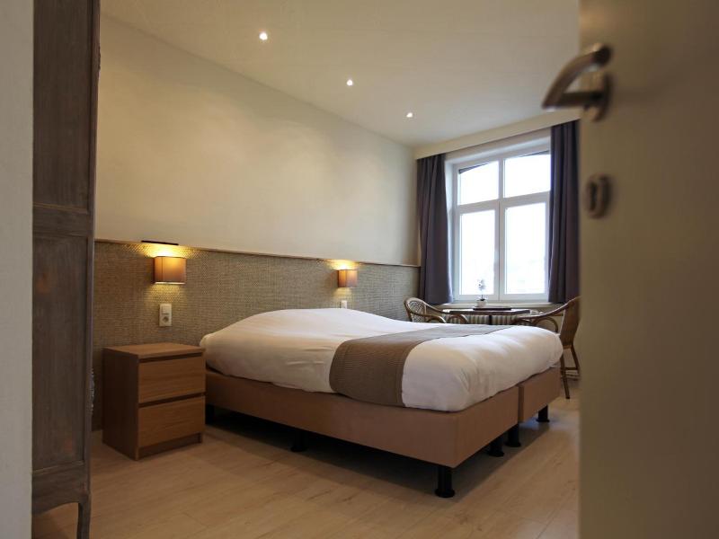 Hotel Cecil image