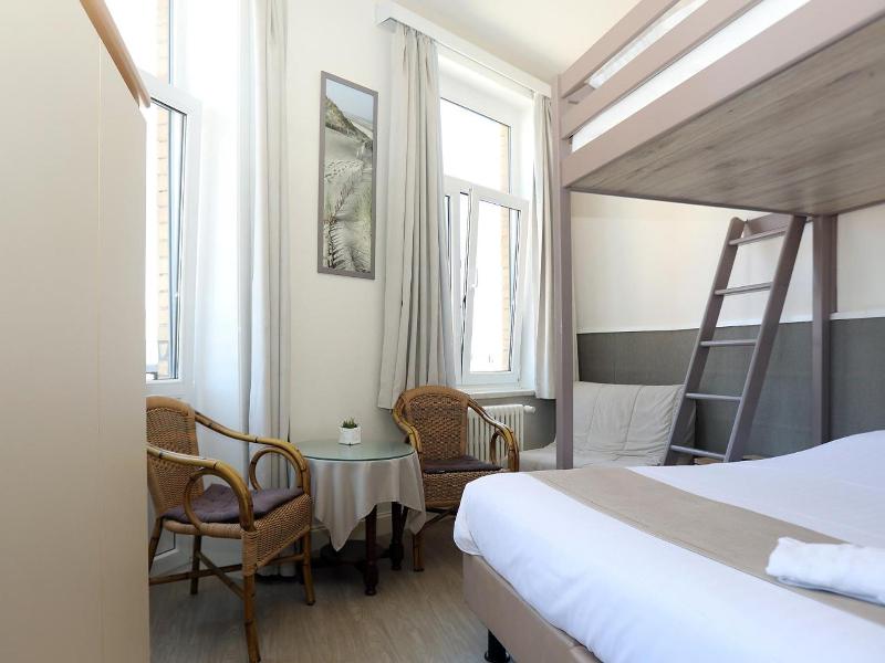 Hotel Cecil image