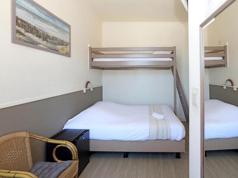 Hotel Cecil image
