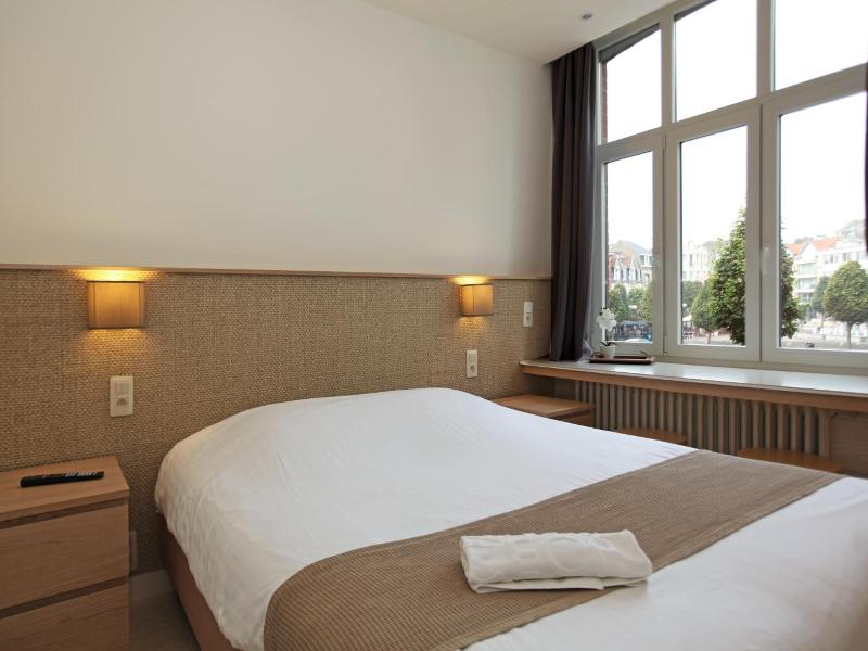 Hotel Cecil image