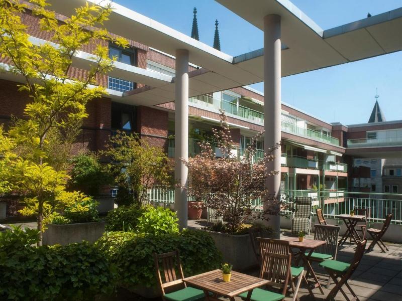 Residenz Am Dom Boardinghouse Apartments image