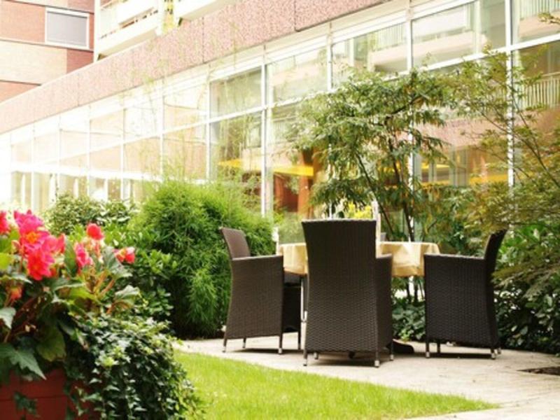 Residenz Am Dom Boardinghouse Apartments image