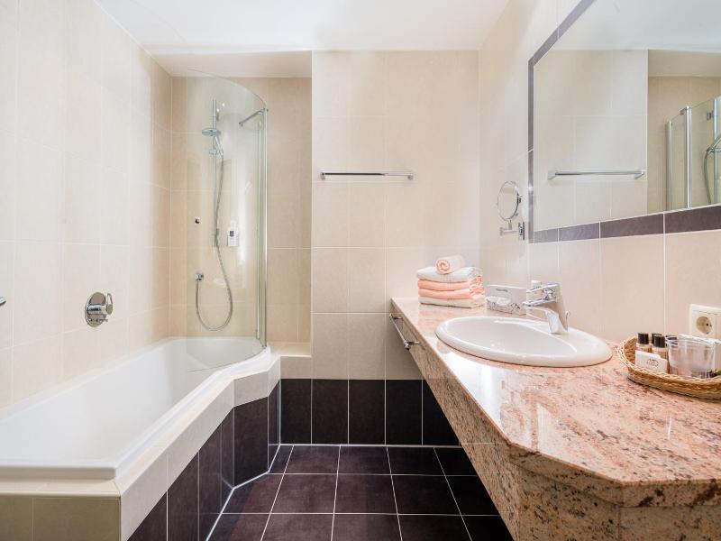 Hotel Mathiesn image