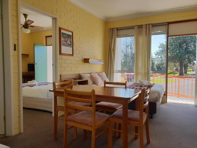 Moon River Motor Inn