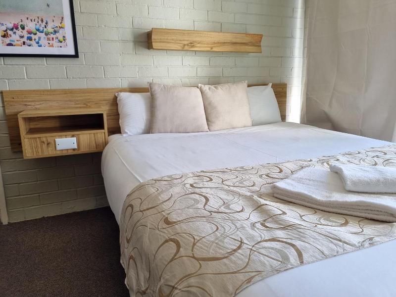Moon River Motor Inn