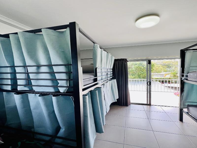 Noosa Flashpackers image