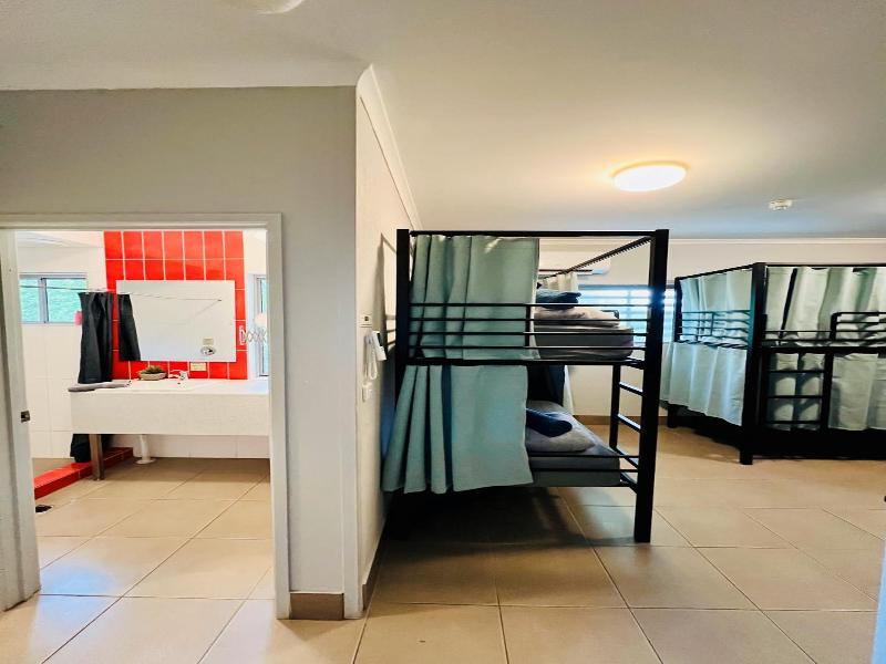 Noosa Flashpackers image