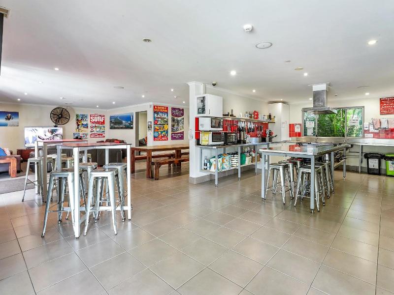 Noosa Flashpackers image