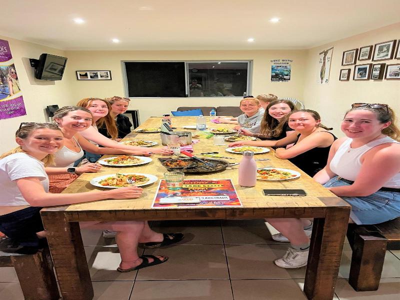 Noosa Flashpackers image