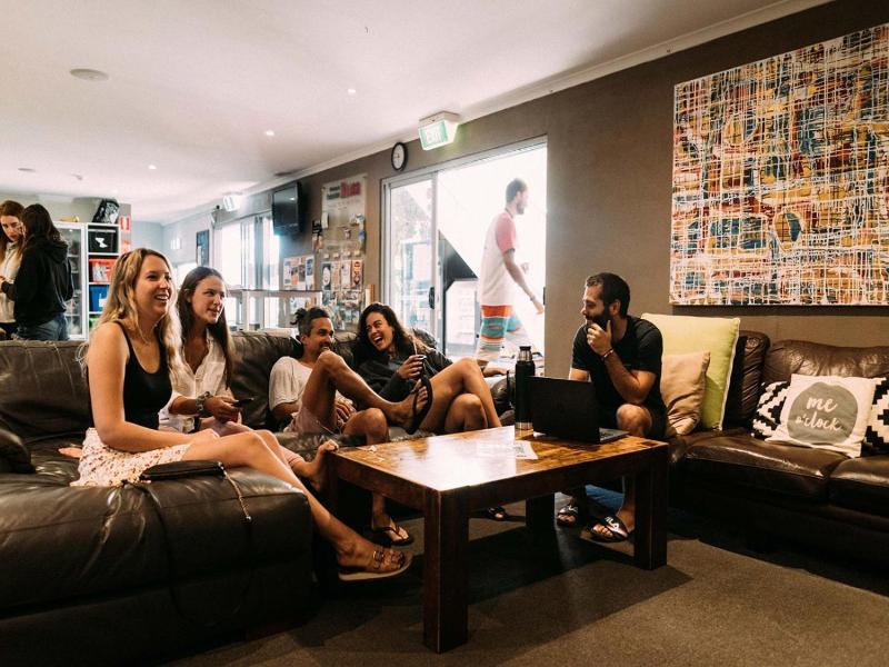 Noosa Flashpackers image