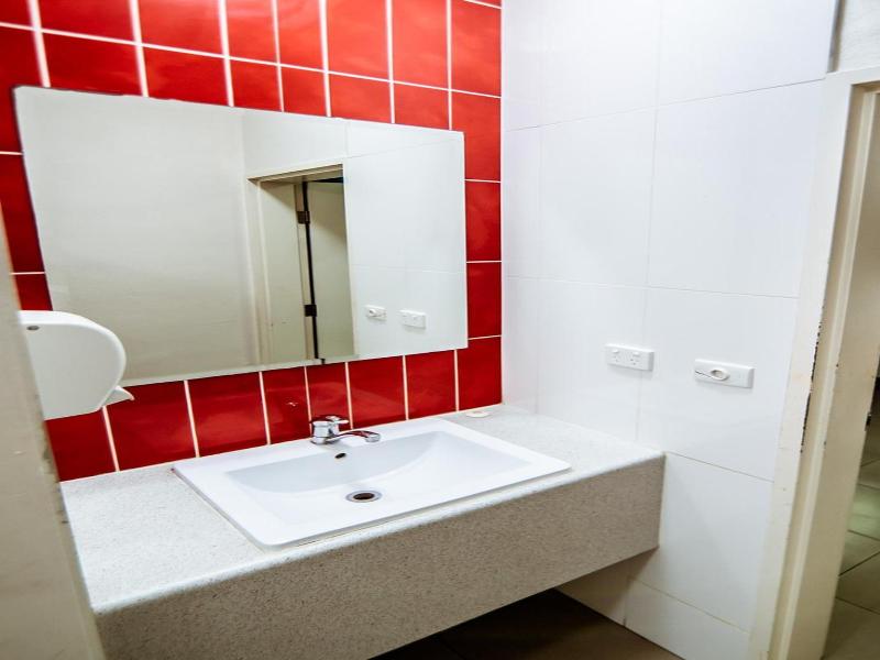 Noosa Flashpackers image