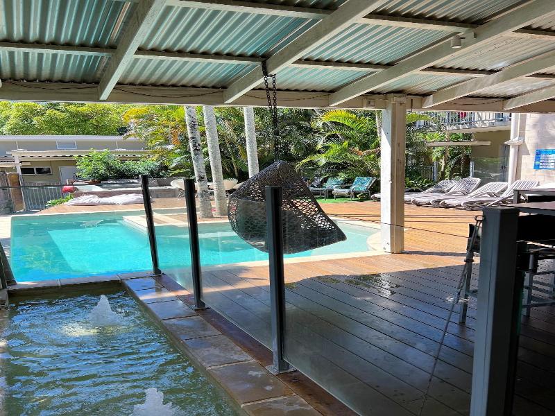 Noosa Flashpackers image