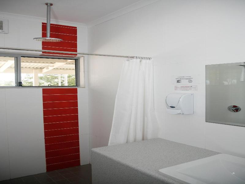 Noosa Flashpackers image