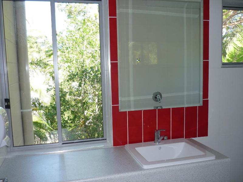 Noosa Flashpackers image