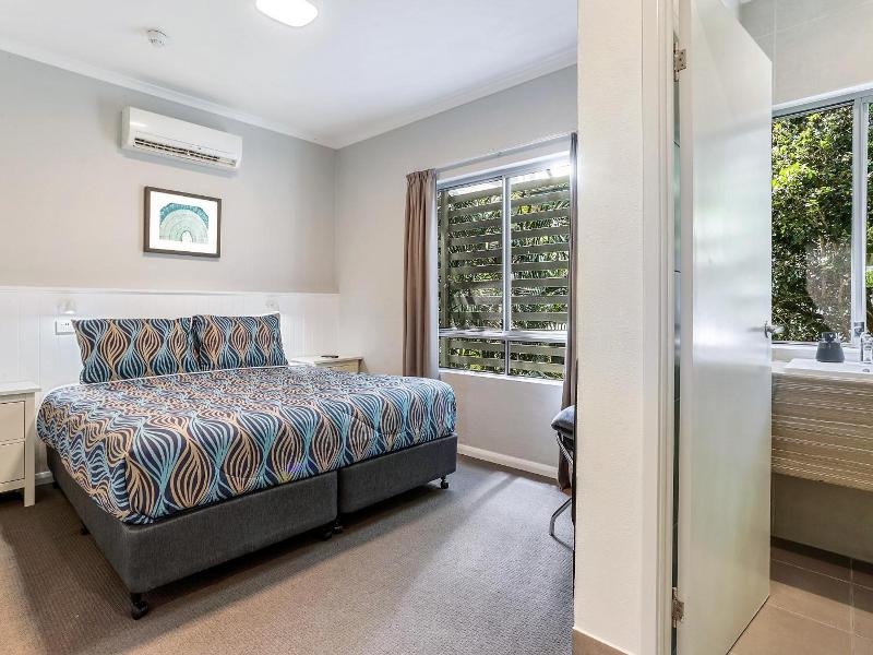 Noosa Flashpackers image