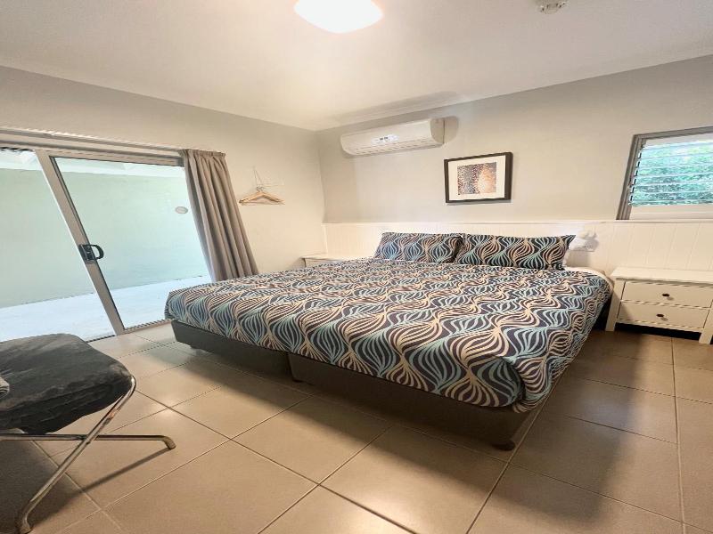 Noosa Flashpackers image