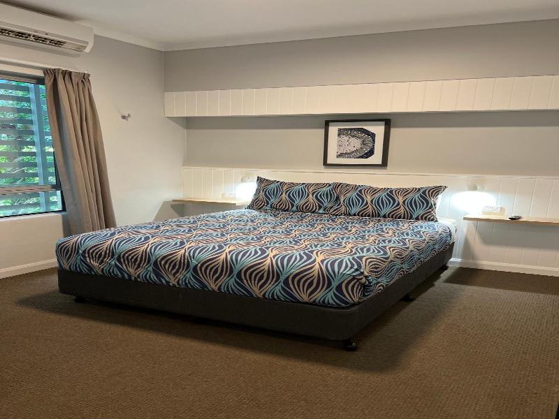 Noosa Flashpackers image