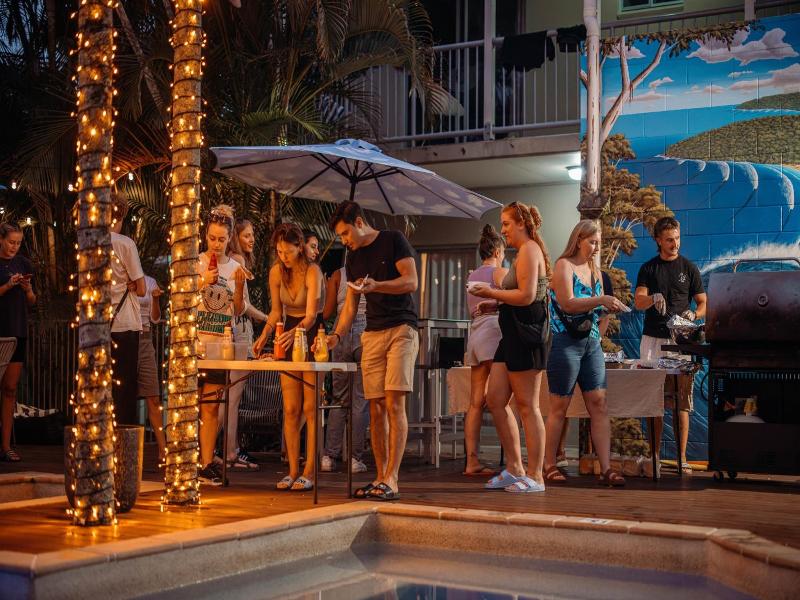 Noosa Flashpackers image