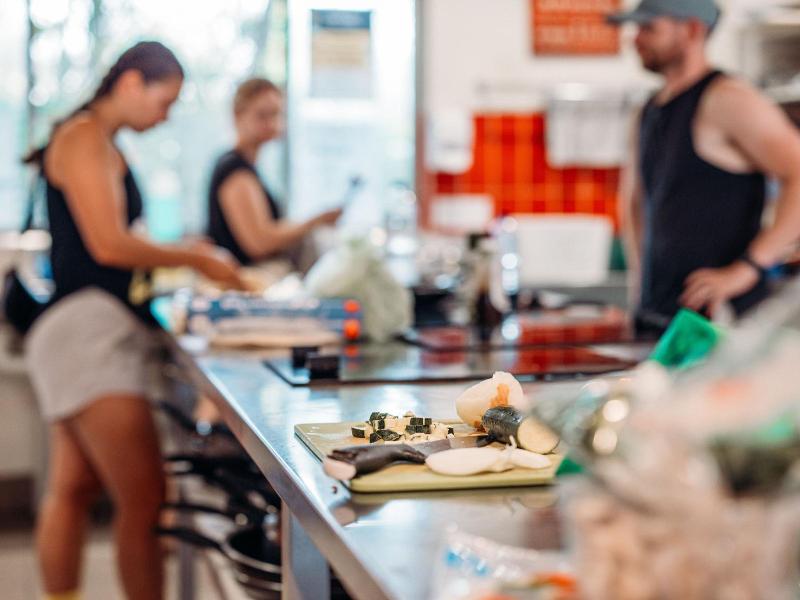 Noosa Flashpackers image