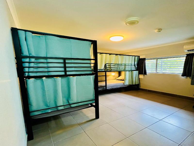 Noosa Flashpackers image